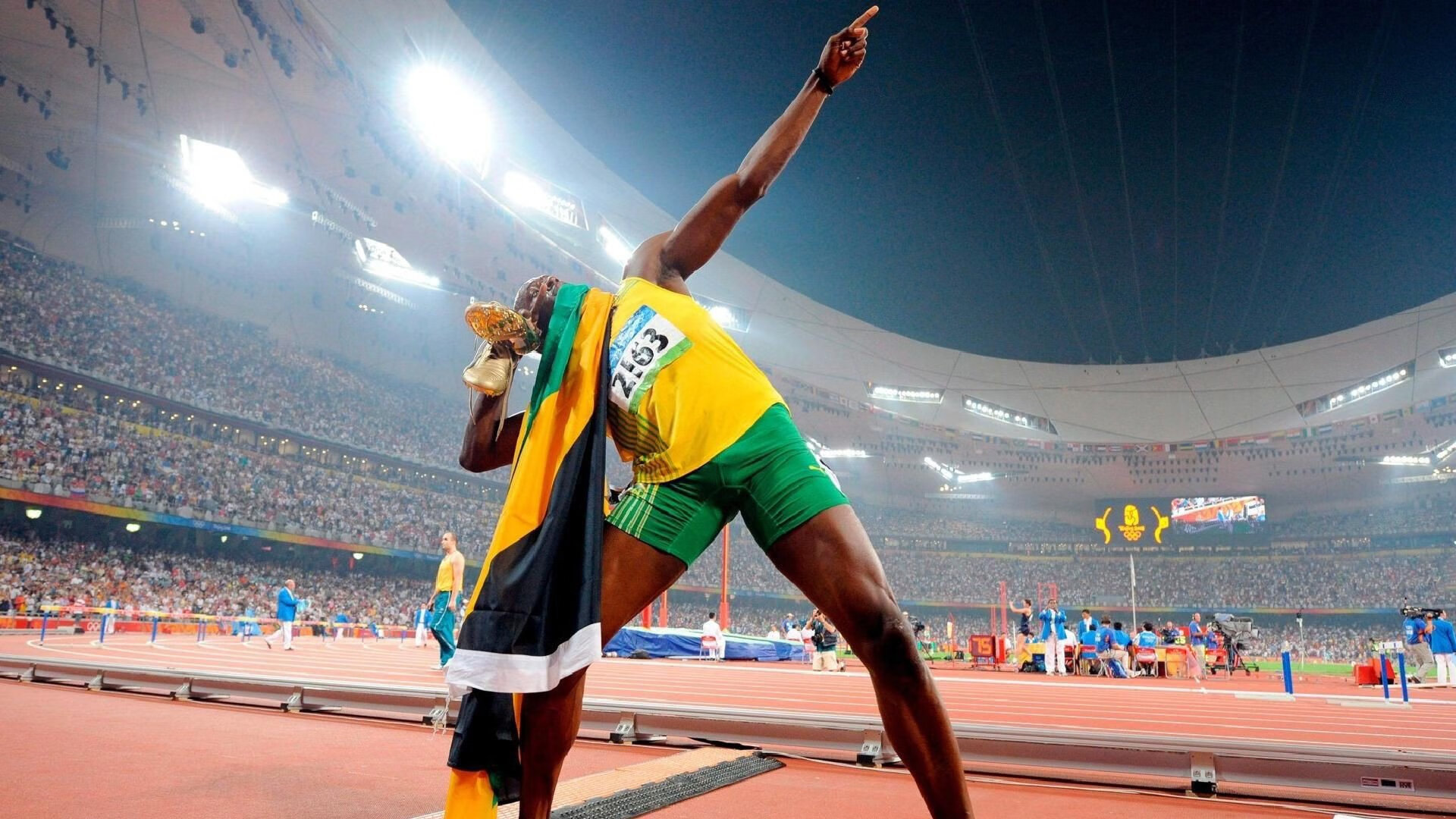 篮坛双极，杜兰特刷新纪录之夜，新疆队铁血防守锁死公牛