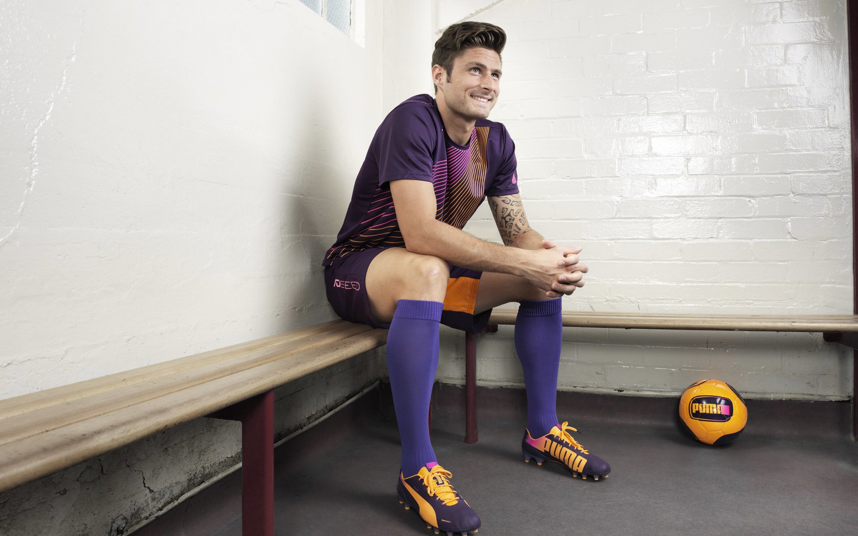 当杜兰特在汽车城按下重启键，一场胜利与两个时代的无声对话